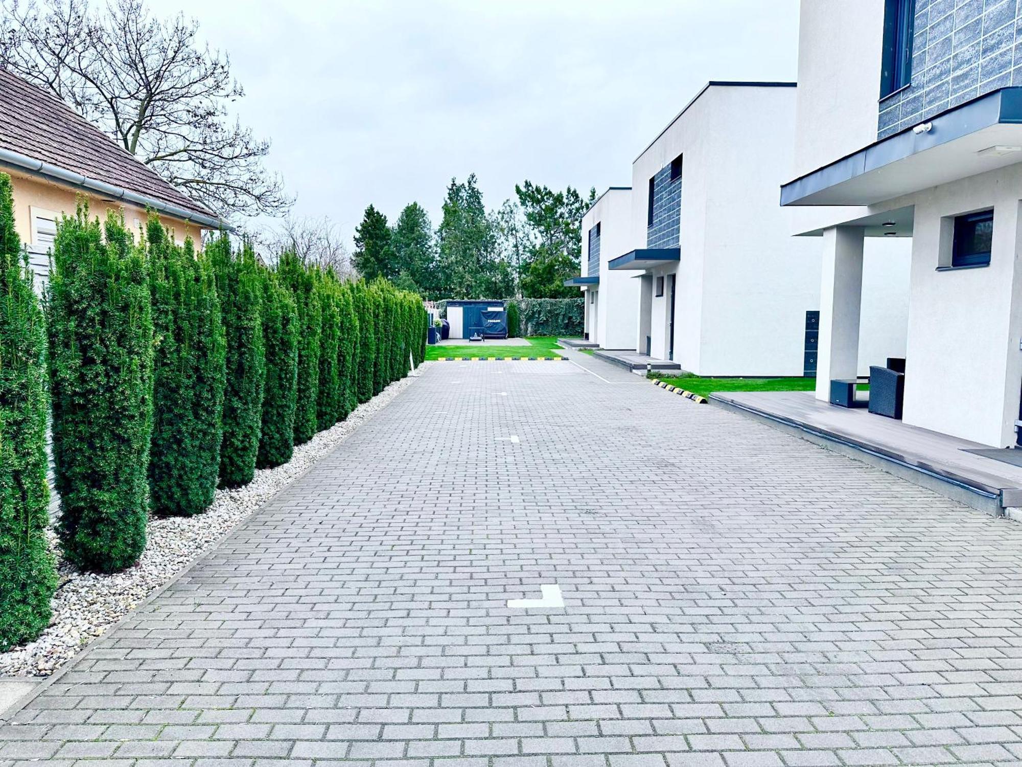 St Emmerich Residence 杰尔 外观 照片